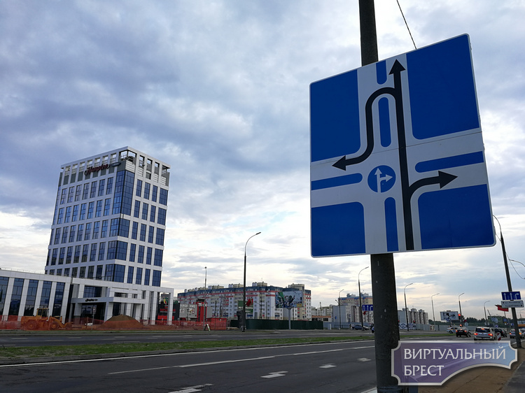 В ГАИ рассказали, почему запретили поворот "налево" на Варшавском шоссе-Махновича
