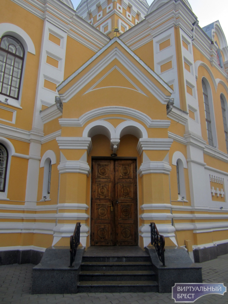 «Вдруг, как в сказке, скрипнула дверь…» или как исчезли двери в Свято-Николаевской церкви Бреста