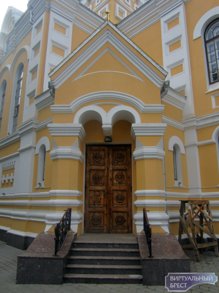 «Вдруг, как в сказке, скрипнула дверь…» или как исчезли двери в Свято-Николаевской церкви Бреста