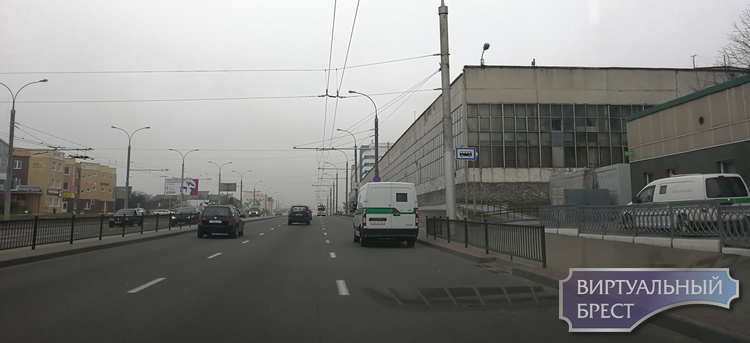 С ул. 28-го Июля через Московскую на Пионерскую едем по-новому: три ряда прямо
