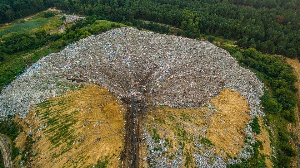 Как выглядит с высоты полигон твёрдых бытовых отходов недалеко от Бреста