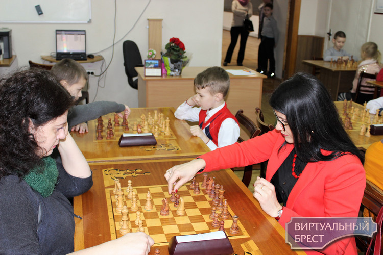 13-й традиционный шахматный турнир «Папа, мама и я – шахматная семья» состоялся в Бресте