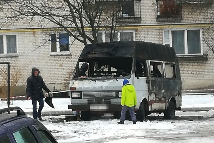 Милиция просит откликнуться очевидцев возгорания автомобиля «Фольксваген LT-28»