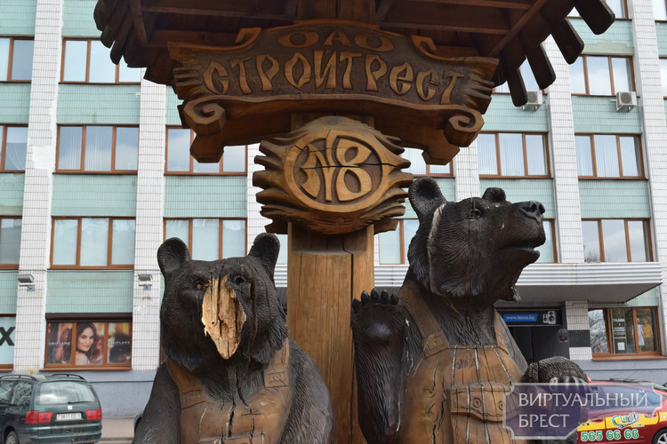 Скульптуры животных строителей на бульваре Шевченко начали разрушаться от времени
