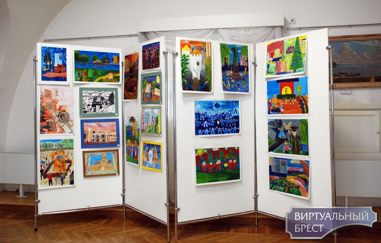 Стартовал процесс зрительского голосования и выбора победителей выставки «Я рисую Брест»