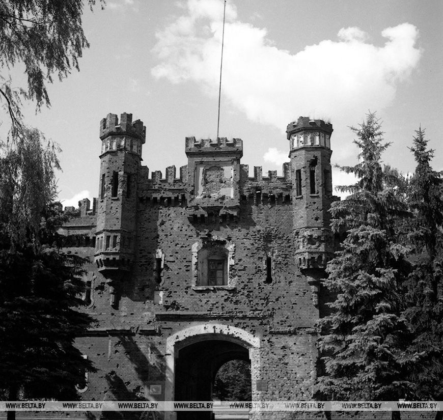 Брестская крепость. Холмские ворота, июнь 1992 года