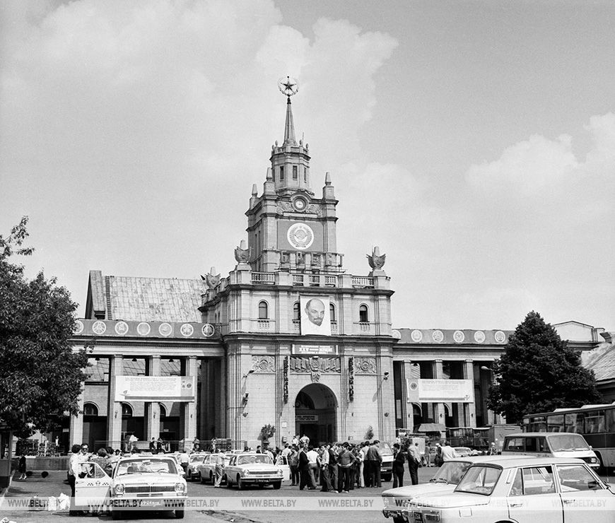 Железнодорожный вокзал, август 1978 года