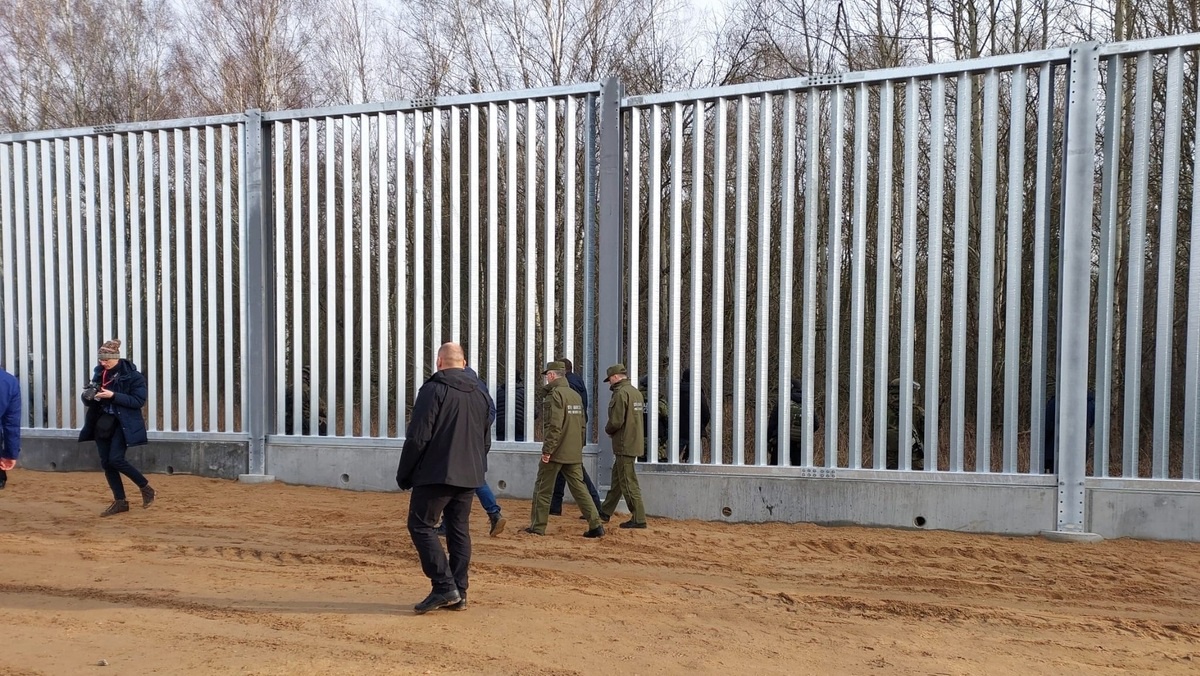 Забор на белорусско польской границе