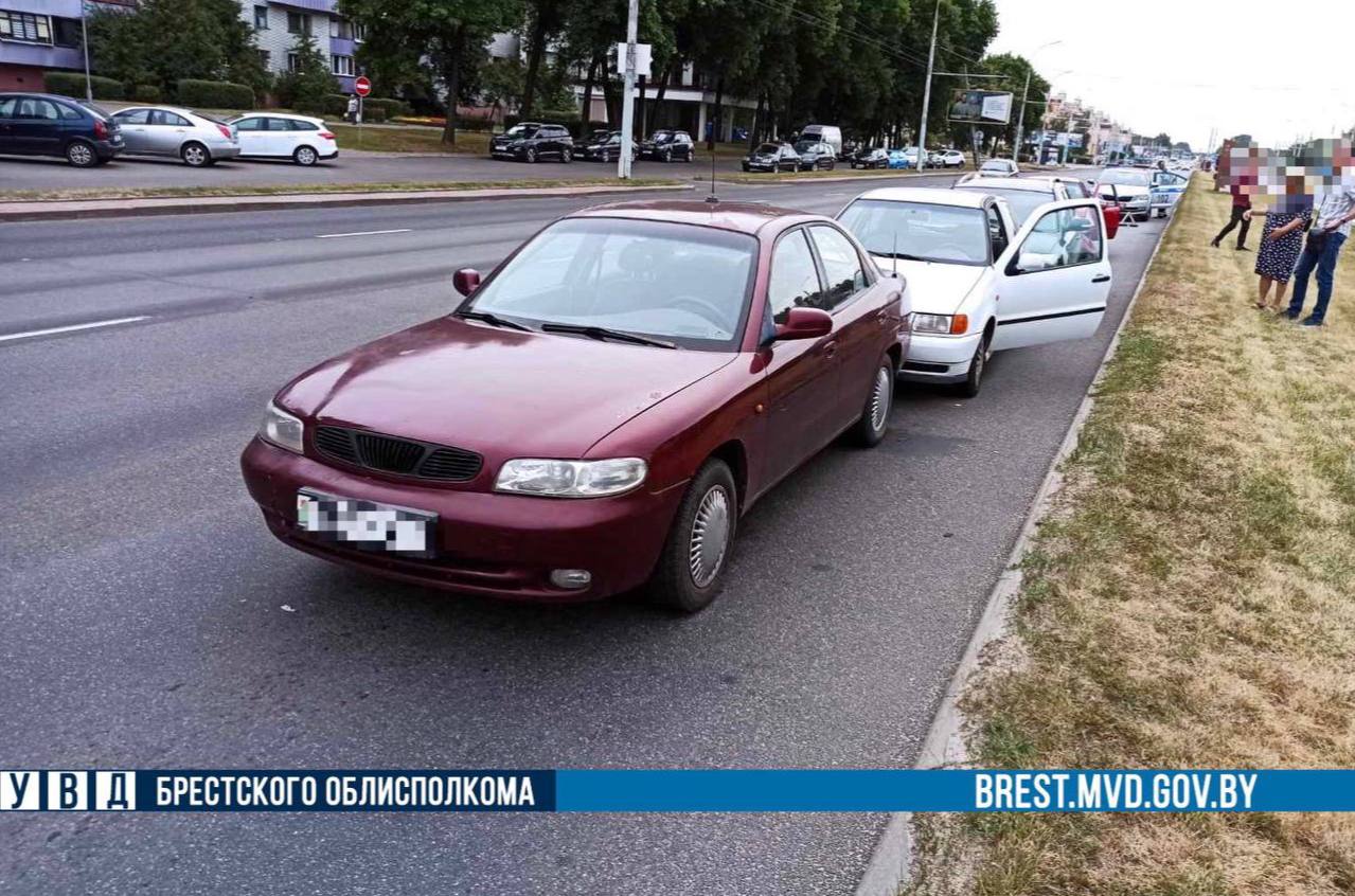 В Бресте на ул. Московской произошло ДТП с участием 4 автомобилей