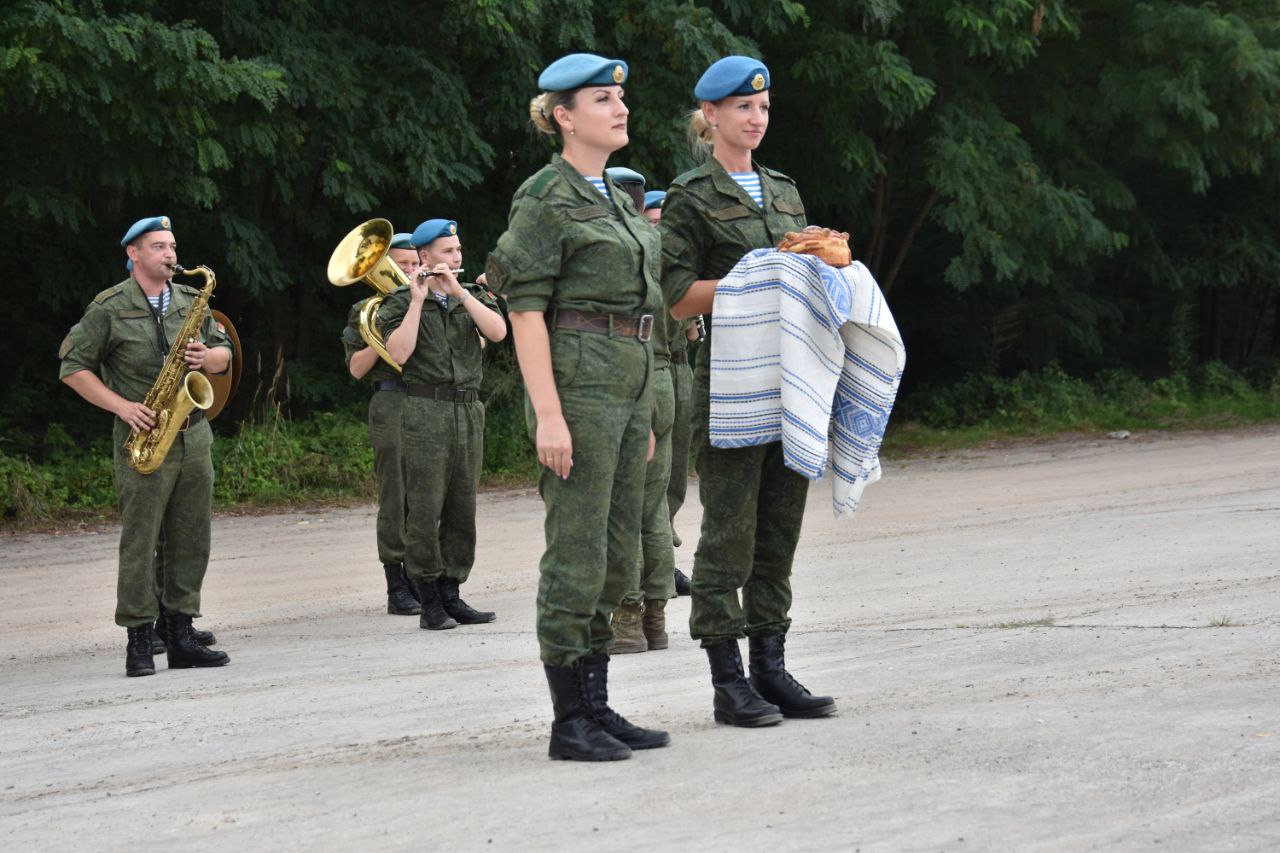 <b>В</b> <b>Брест</b> прибыл эшелон с воинским контингентом Российской Федерации.